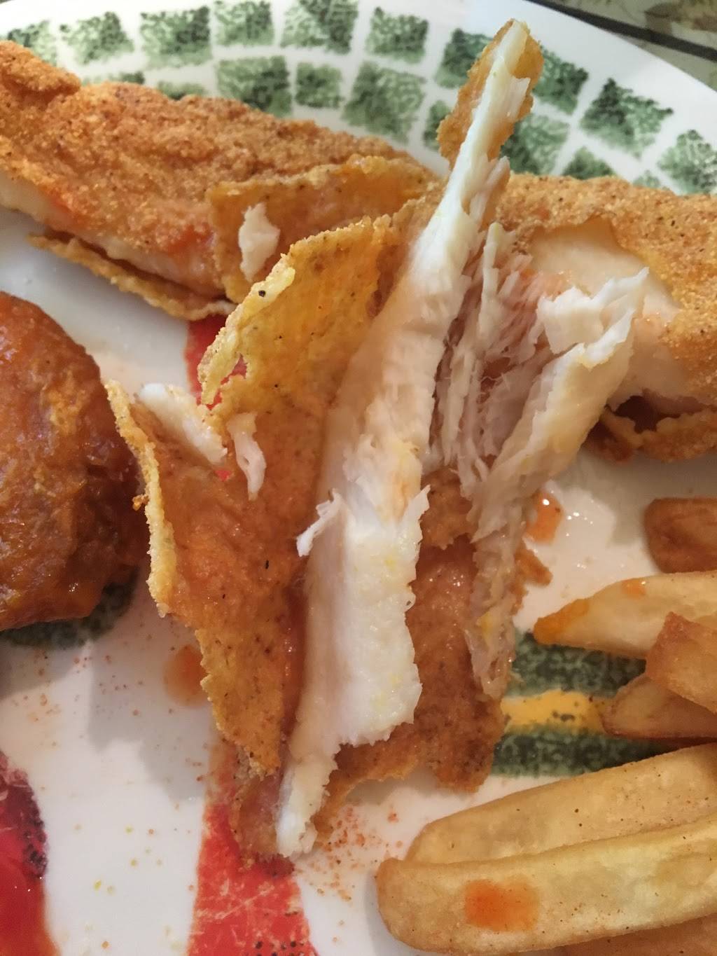 Captain JJ Fish & Chicken | restaurant | 4300 Summer Ave, Memphis, TN 38122, USA | 9013472287 OR +1 901-347-2287