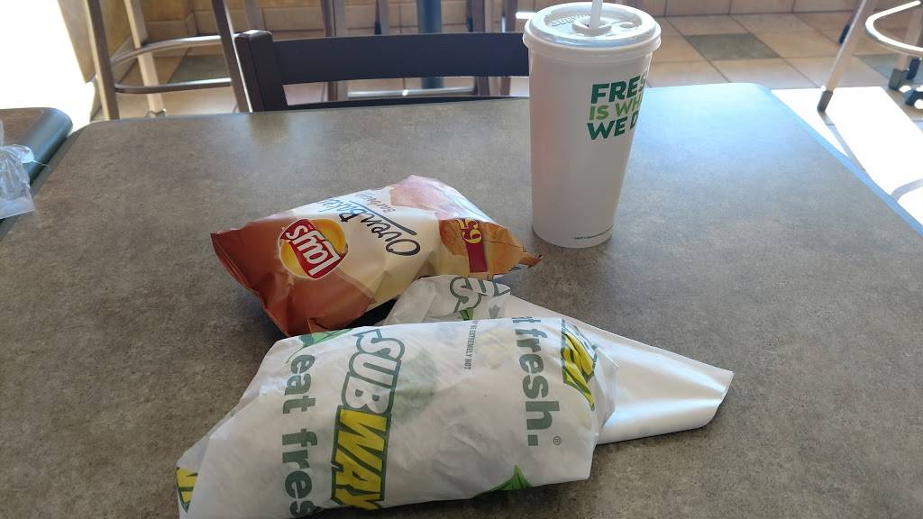 Subway | restaurant | 1985 Lincoln Way, White Oak, PA 15131, USA | 4126725106 OR +1 412-672-5106