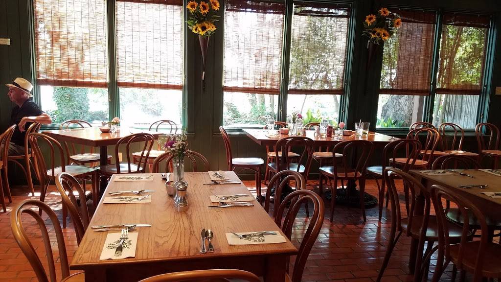 The Peach Tree Restaurant & Gifts | restaurant | 210 S Adams St, Fredericksburg, TX 78624, USA | 8309979527 OR +1 830-997-9527