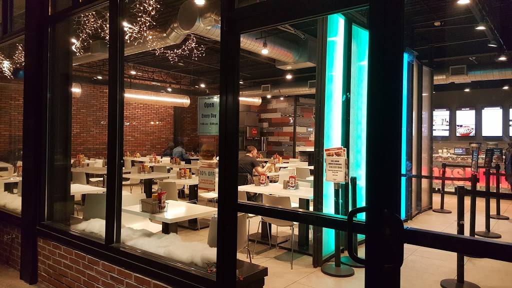 Smashburger | restaurant | 1608 Marcus Ave, New Hyde Park, NY 11040, USA | 5162331844 OR +1 516-233-1844