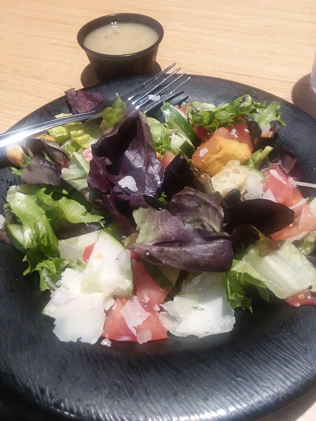 Buffalo Wild Wings | meal takeaway | 1080 S Broadway #104, Lexington, KY 40504, USA | 8592332999 OR +1 859-233-2999