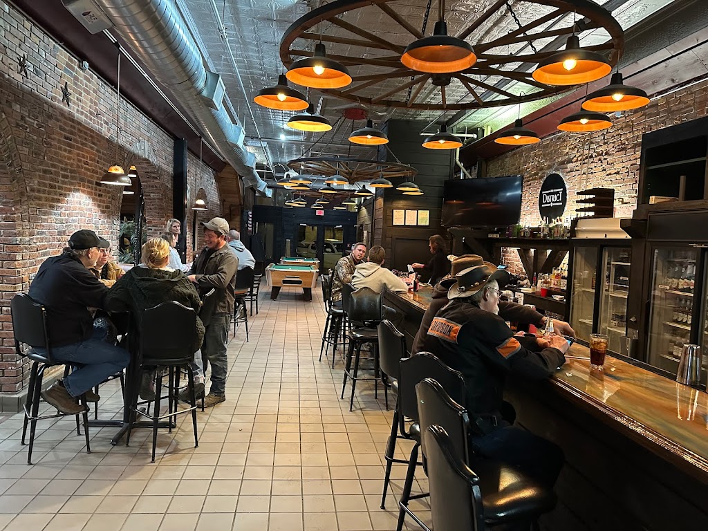 The District Bar & Grill | restaurant | 107 E Wall St, Harrisonville, MO 64701, USA | 8169640152 OR +1 816-964-0152