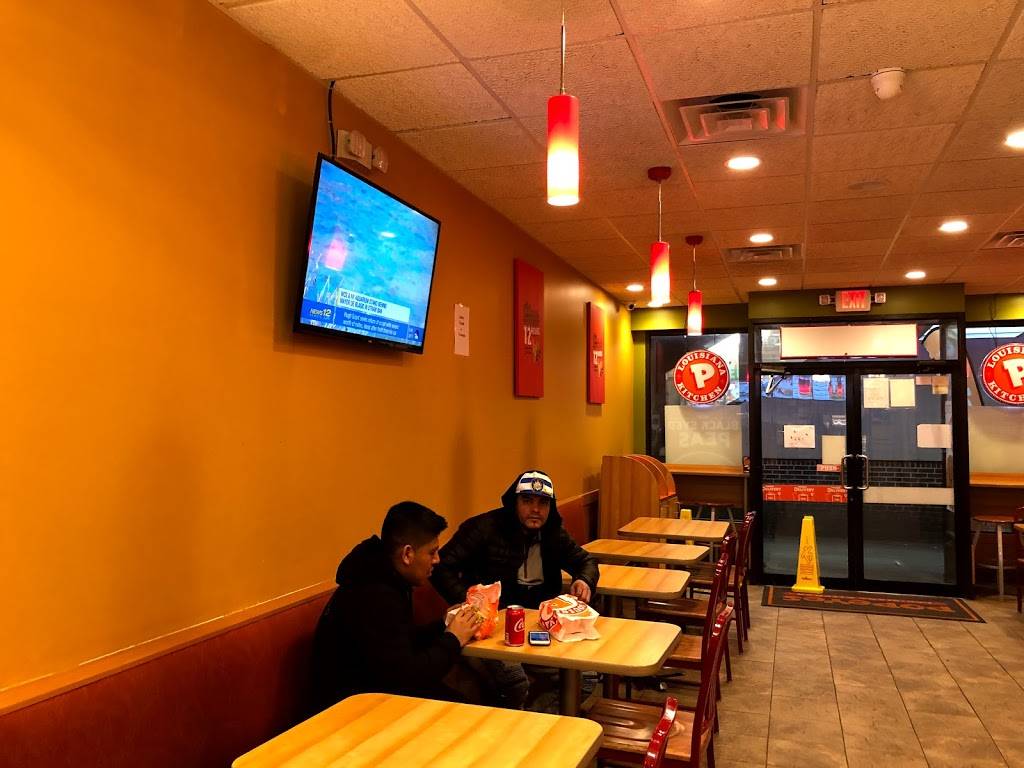 Popeyes Louisiana Kitchen | restaurant | 709 Brighton Beach Ave, Brooklyn, NY 11235, USA | 7189752995 OR +1 718-975-2995