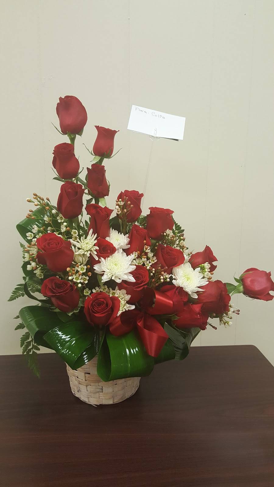 Stefanos Pizza & Restaurant | restaurant | 35 E Main St, Freehold, NJ 07728, USA | 7324625656 OR +1 732-462-5656