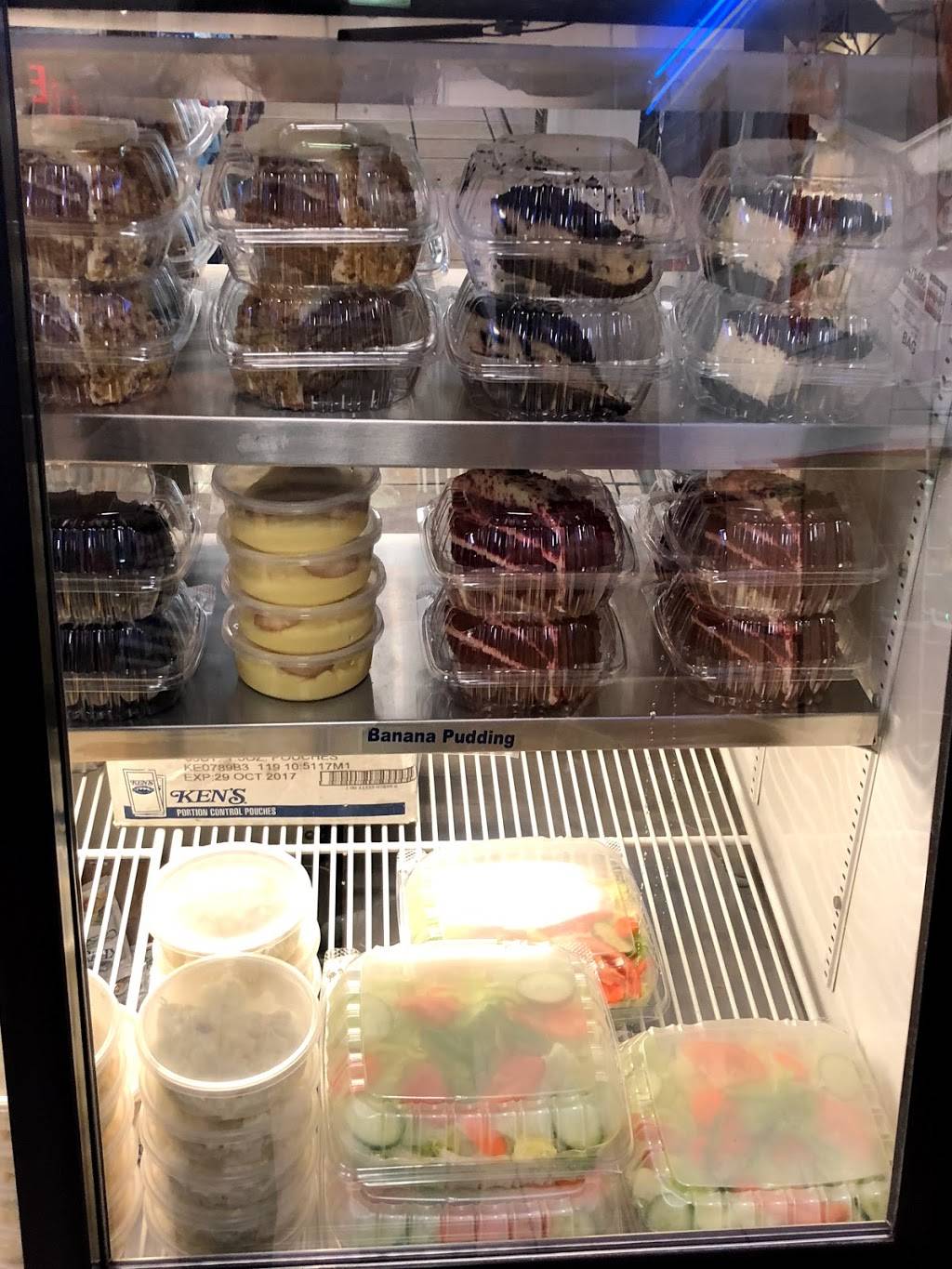 Crown Fried Chicken Lynn | restaurant | 60 Market Square, Lynn, MA 01905, USA | 7817807047 OR +1 781-780-7047