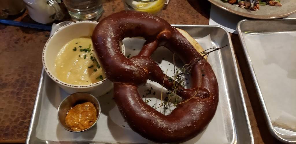 Helmsman Ale House | restaurant | 2920 Newport Blvd, Newport Beach, CA 92663, USA | 9492209977 OR +1 949-220-9977