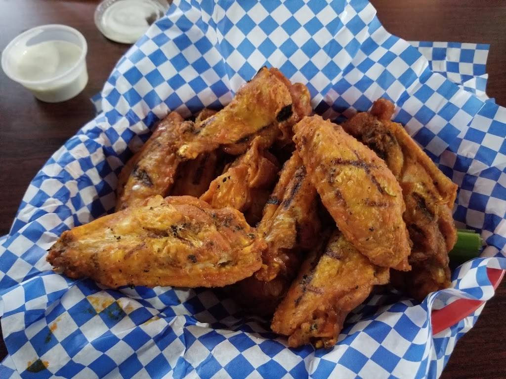 Lighthouse Bar & Grill | restaurant | 2505 S 132nd St, Omaha, NE 68144, USA | 4028858188 OR +1 402-885-8188