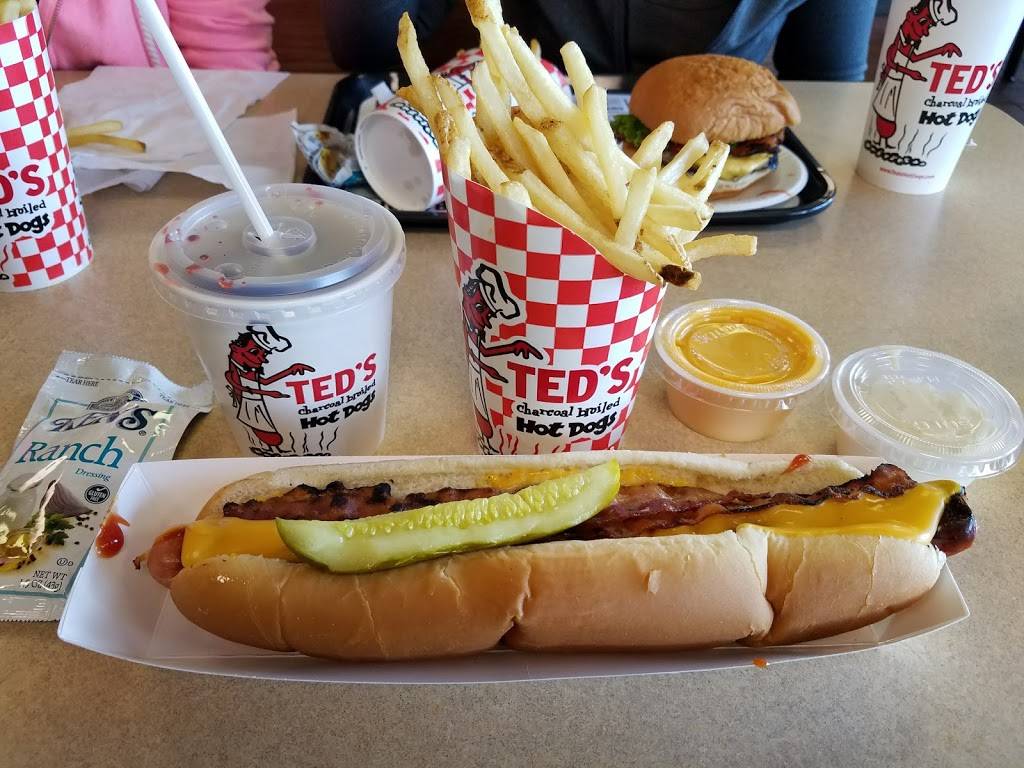 Teds Hot Dogs | restaurant | 2312 Sheridan Dr, Tonawanda, NY 14150, USA | 7168346287 OR +1 716-834-6287