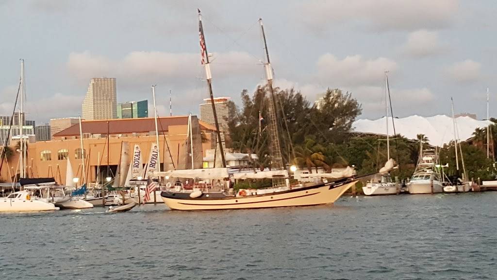 Miami Yacht Club | night club | 1001 MacArthur Causeway, Miami, FL 33132, USA | 3053779877 OR +1 305-377-9877