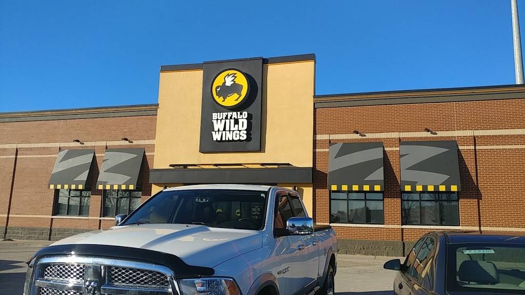 Buffalo Wild Wings | restaurant | 5121 West American Prairie Drive, Peoria, IL 61615, USA | 3096919453 OR +1 309-691-9453