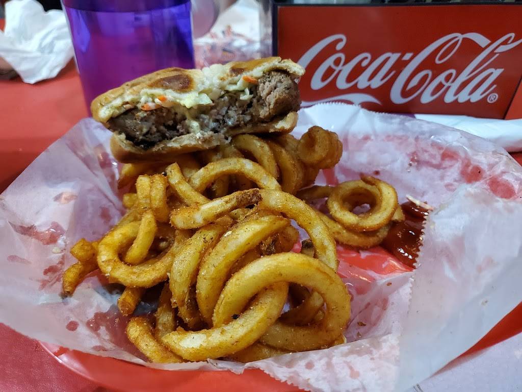 Soda Pop Junction | restaurant | 141 Mill St, Lynnville, TN 38472, USA | 9315270007 OR +1 931-527-0007