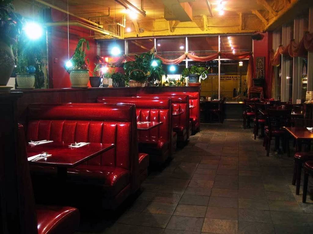 Pad Thai Restaurant | restaurant | 1681 Grand Ave, St Paul, MN 55105, USA | 6516901393 OR +1 651-690-1393