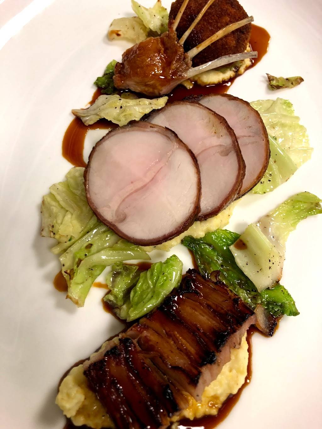 South End | restaurant | 36 Pine St, New Canaan, CT 06840, USA | 2039665200 OR +1 203-966-5200