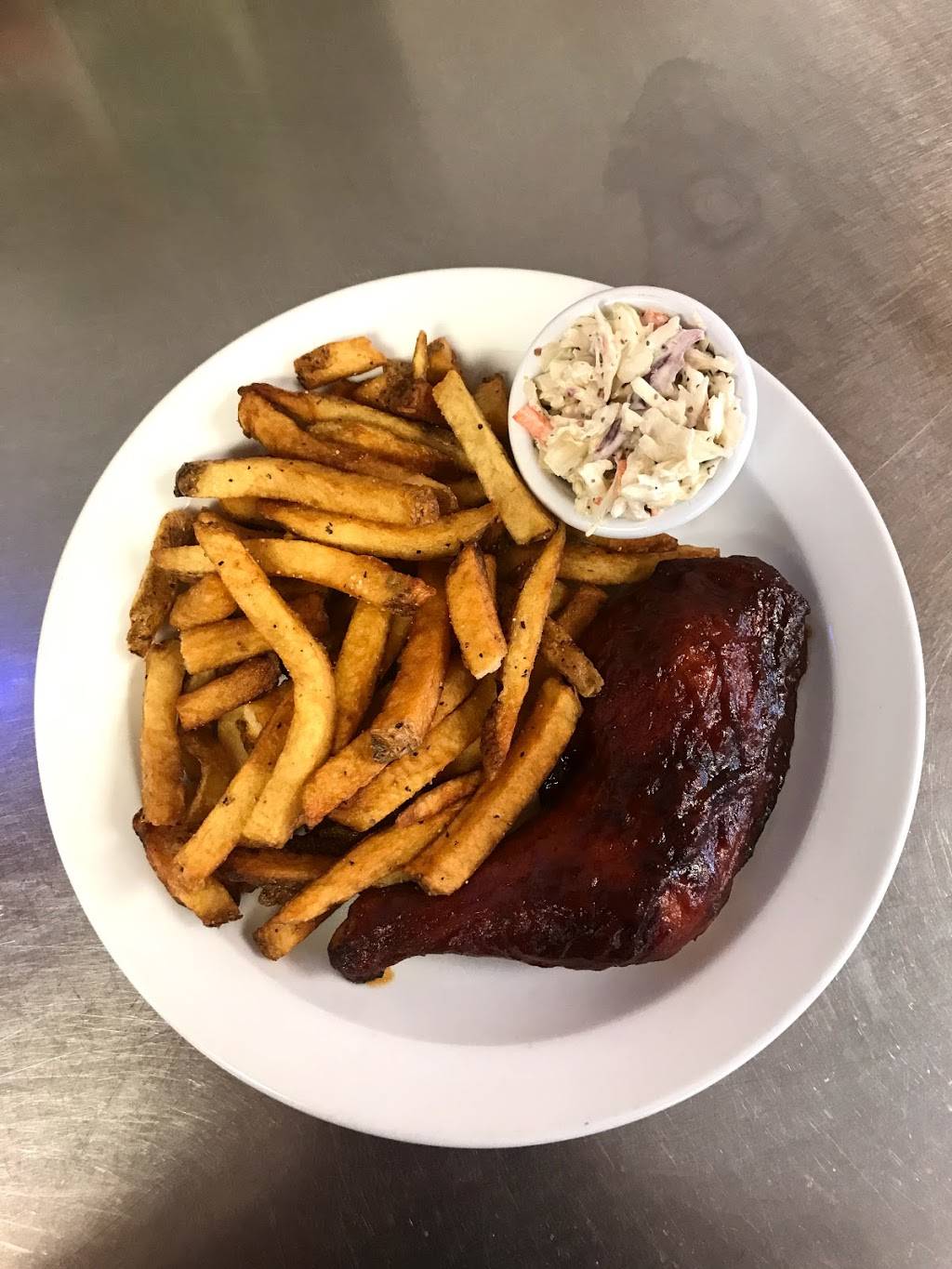Ozwelds | restaurant | 1440 Plank Rd, Sarnia, ON N7W 1A7, Canada | 5193399999 OR +1 519-339-9999