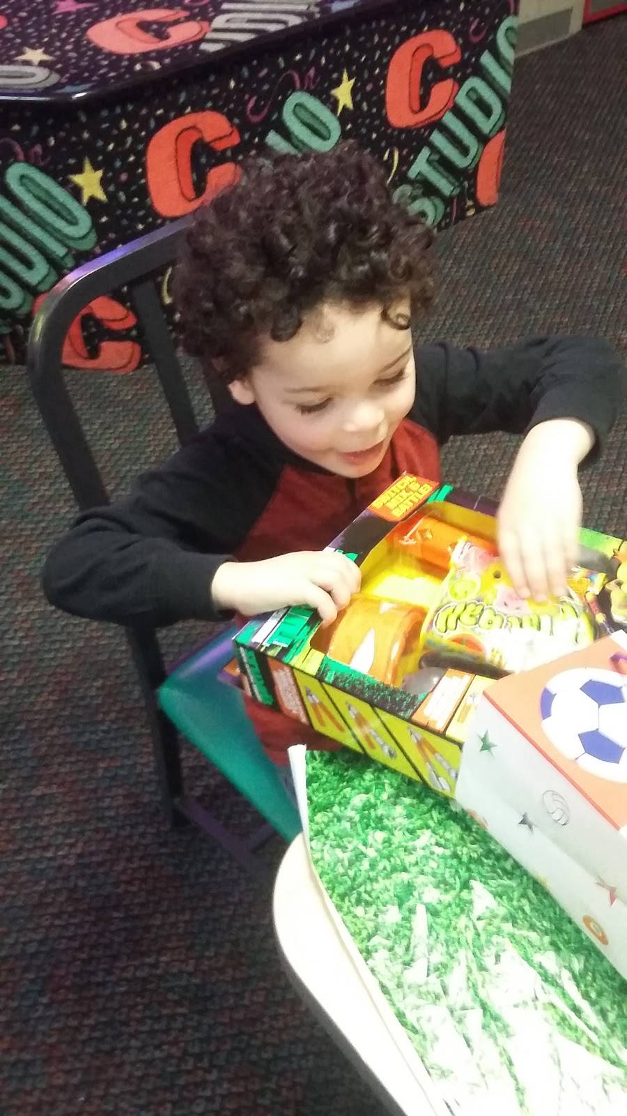 Chuck E. Cheeses | restaurant | 104 River Hills Rd, Asheville, NC 28805, USA | 8282993750 OR +1 828-299-3750