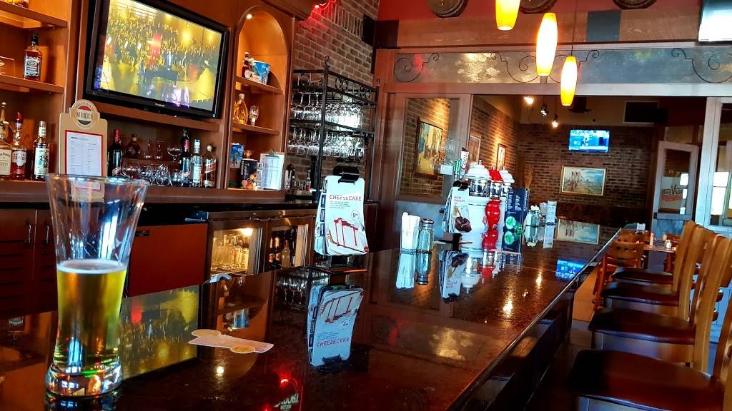 Mikes | restaurant | 199 Boul Labelle, Rosemère, QC J7A 2H2, Canada | 4504193303 OR +1 450-419-3303