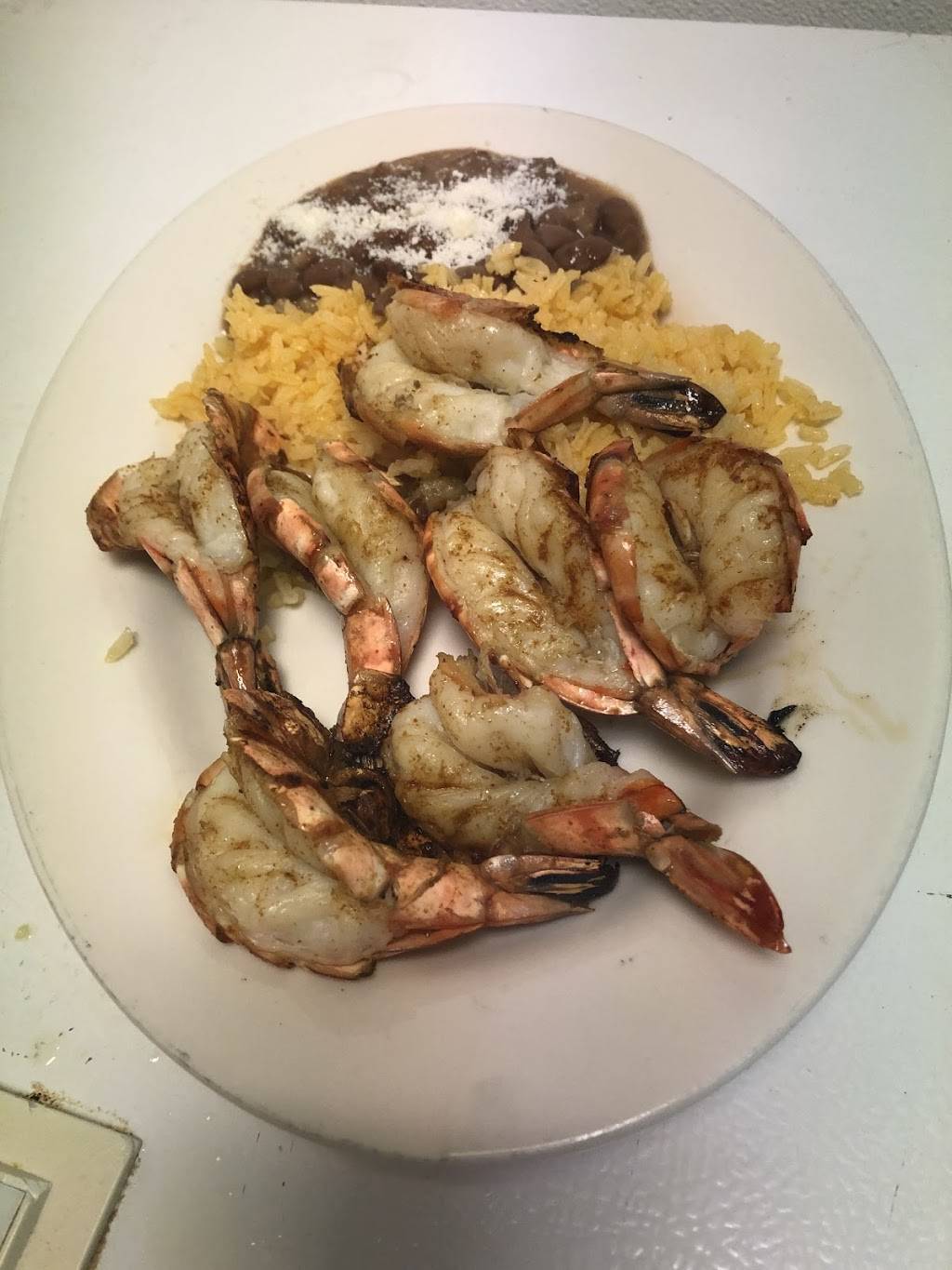 San Miguel restaurant and bakery | restaurant | 133 Hanover St, Meriden, CT 06451, USA | 2032370444 OR +1 203-237-0444