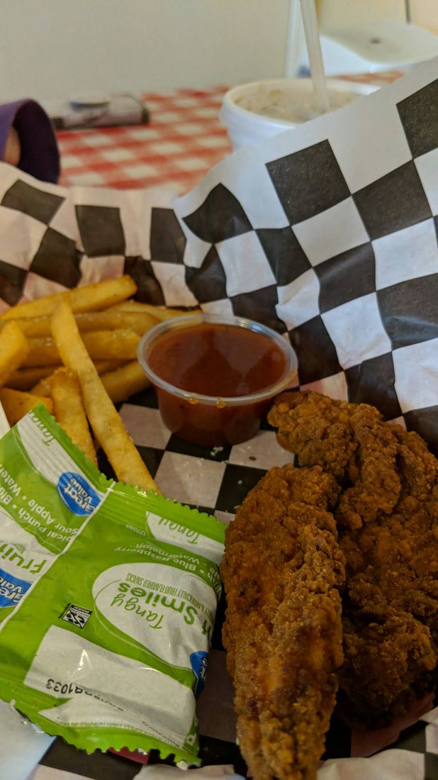 Rips Family BBQ | restaurant | 302 W 5th St, Connersville, IN 47331, USA | 7652221103 OR +1 765-222-1103