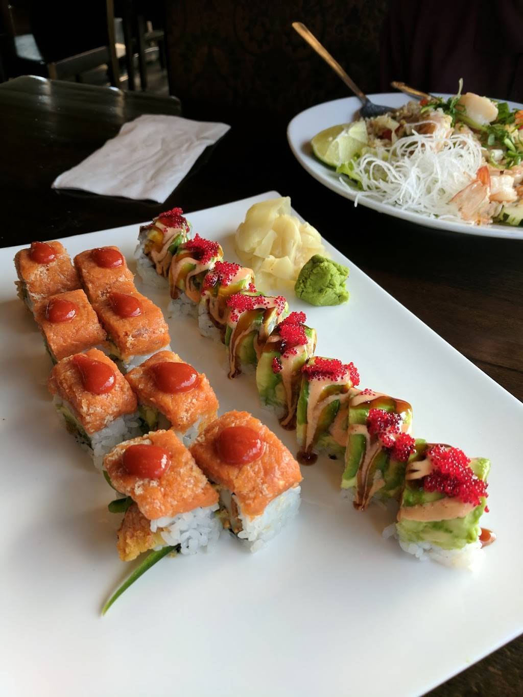 Red Parrot Asian Bistro | restaurant | 7698 Dorchester Blvd #201, Hanover, MD 21076, USA | 4107994573 OR +1 410-799-4573