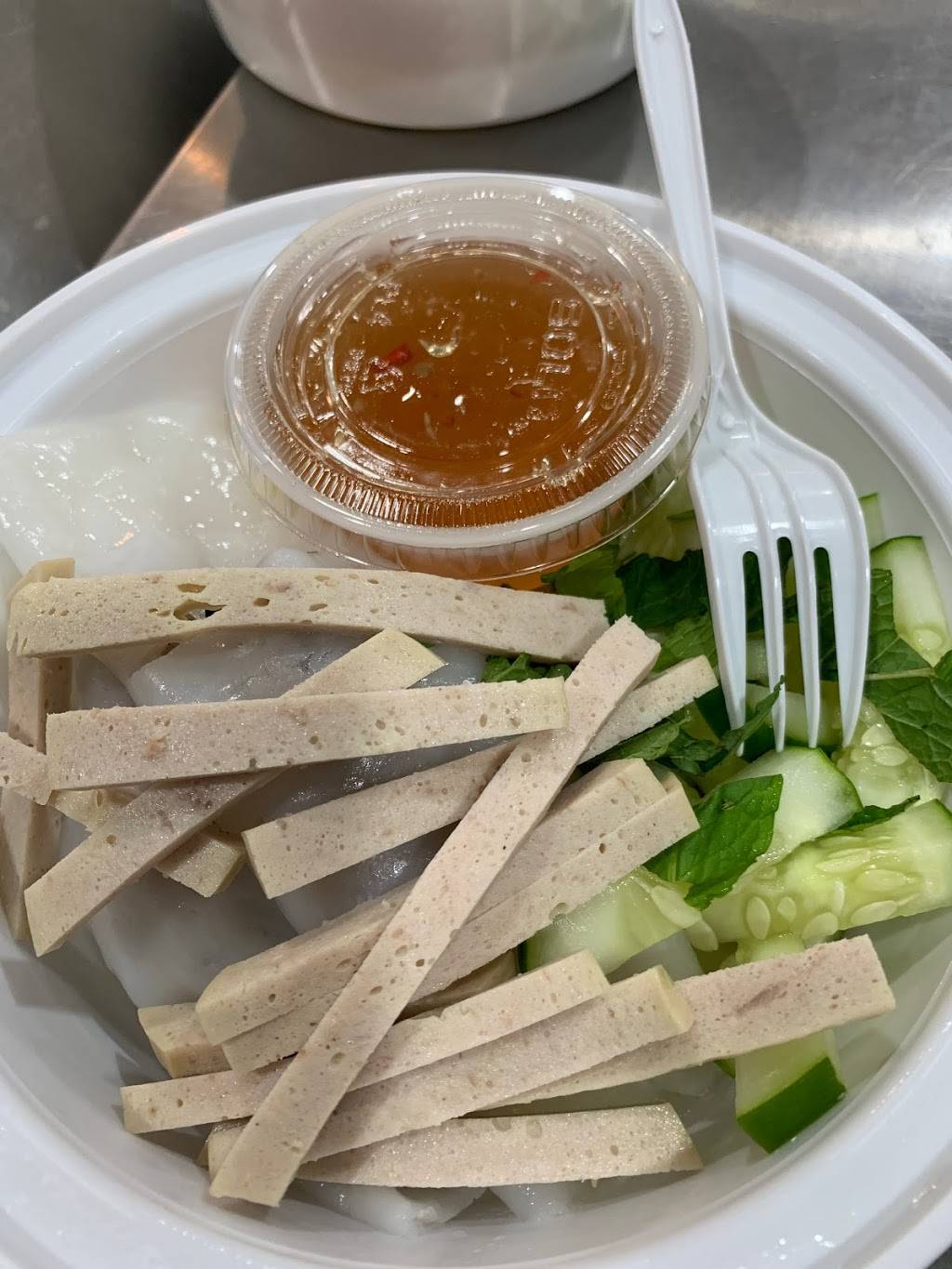 Banh Mì Mia | cafe | 461 Belmont Ave, Springfield, MA 01108, USA | 4138882223 OR +1 413-888-2223