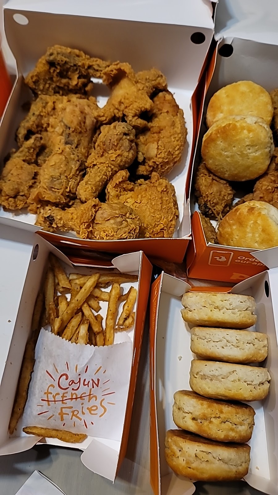 Popeyes Louisiana Kitchen | restaurant | 9400 W Camelback Rd, Glendale, AZ 85305, USA | 6028055456 OR +1 602-805-5456