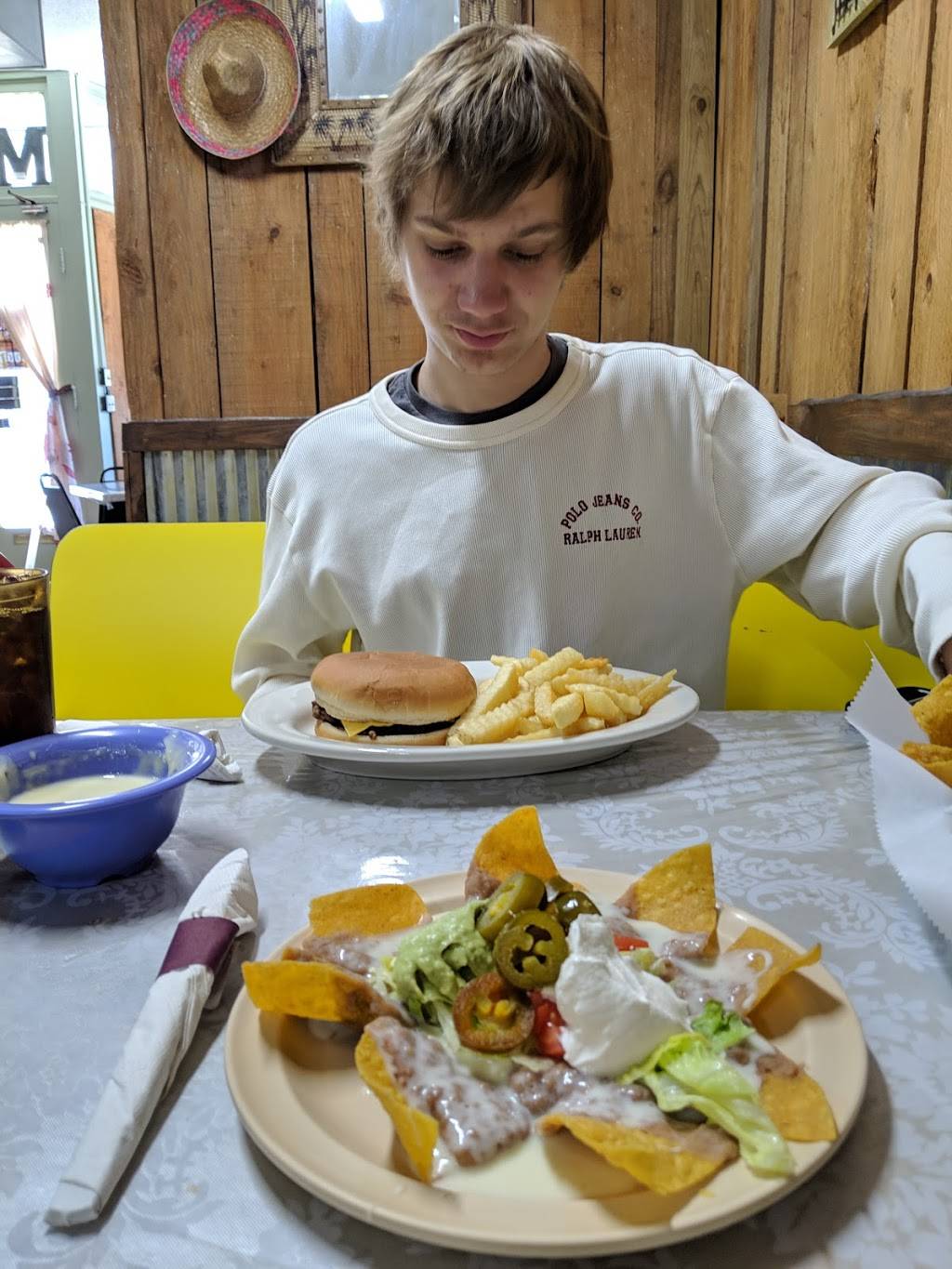 MKZ Mexican Grill | restaurant | 145 Lyon St, Notasulga, AL 36866, USA | 3342571019 OR +1 334-257-1019