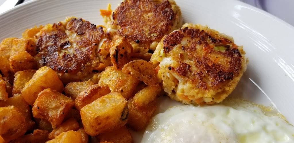 Ledge Rock Grille | restaurant | 596 Larsmont Way, Two Harbors, MN 55616, USA | 8666875634 OR +1 866-687-5634