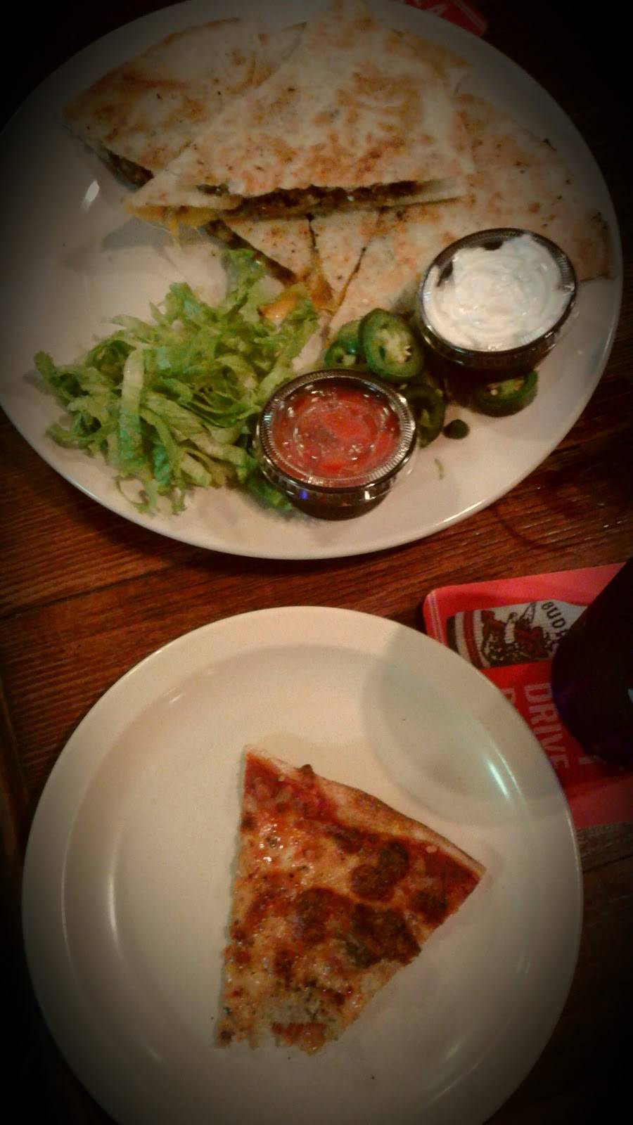 Local Joes Tap & Grill | restaurant | 135 S Steele St, Sanford, NC 27330, USA | 9197085957 OR +1 919-708-5957