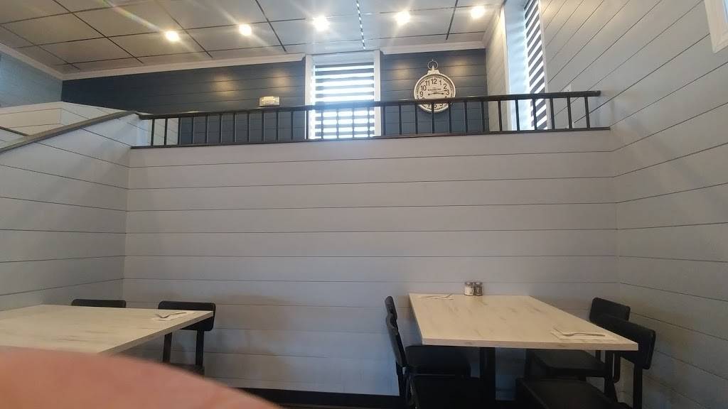 Uptown | restaurant | 1000 Chapel View Blvd Unit 100, Cranston, RI 02920, USA | 4016425800 OR +1 401-642-5800