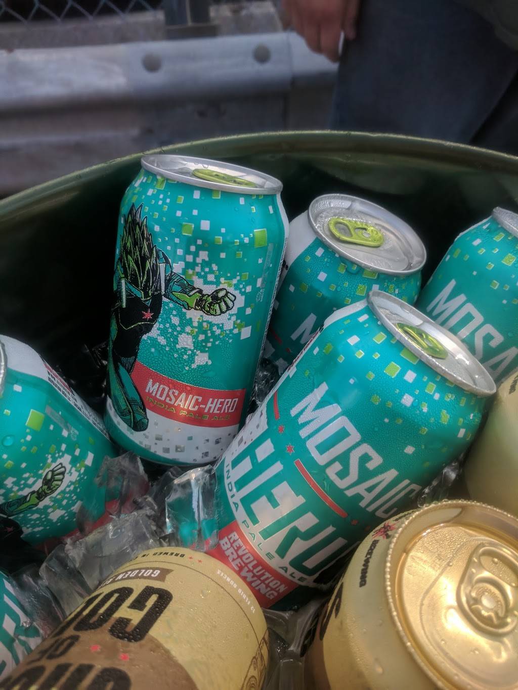 Trinity Pub Chicago | restaurant | 5943 N Northwest Hwy, Chicago, IL 60631, USA | 7737630095 OR +1 773-763-0095