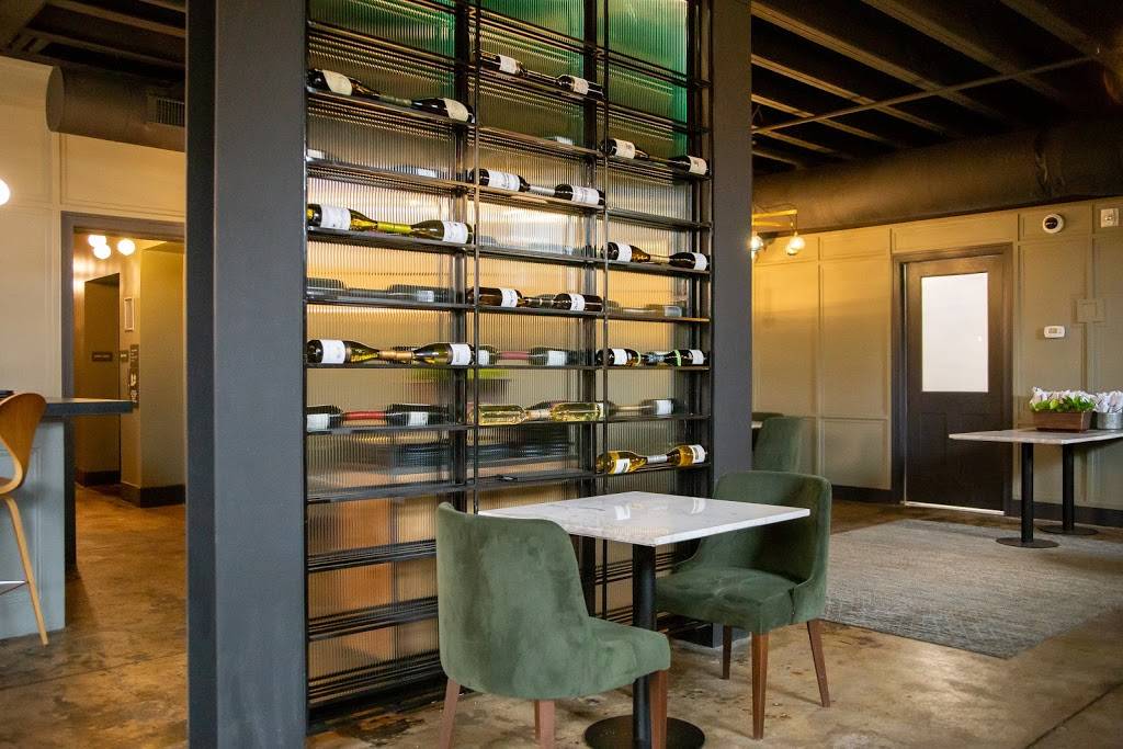 Taproot Tavern | restaurant | 202 High St, Farmville, VA 23901, USA | 4346581400 OR +1 434-658-1400