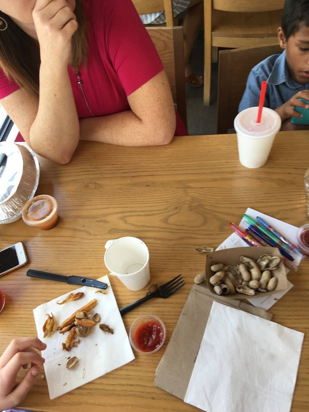 Five Guys | meal takeaway | 133 Margie Dr, Warner Robins, GA 31093, USA | 4789711239 OR +1 478-971-1239