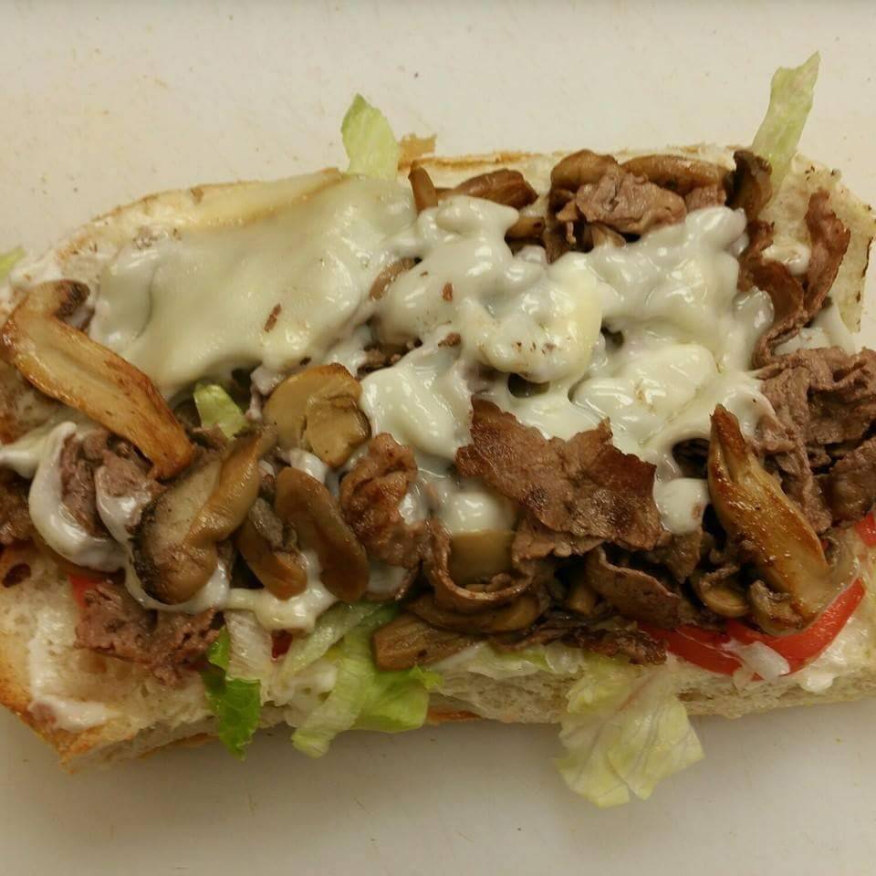 Pippos | restaurant | 3229 Eastern Blvd, Middle River, MD 21220, USA | 4103915678 OR +1 410-391-5678