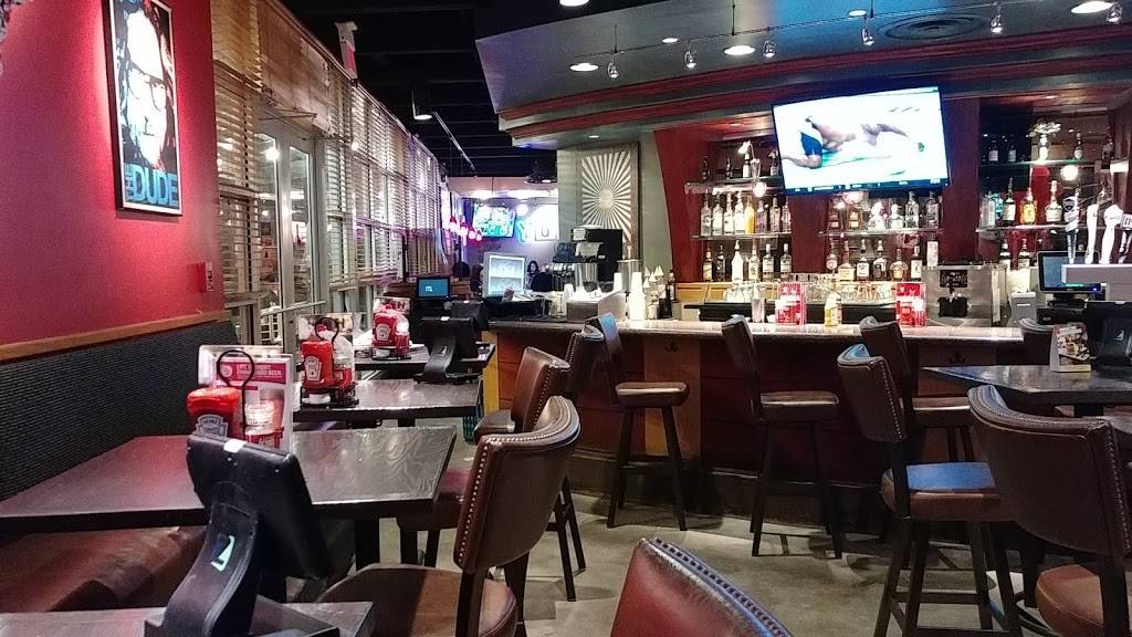 Red Robin Gourmet Burgers and Brews | restaurant | 1024 Eden Way N, Chesapeake, VA 23320, USA | 7574247288 OR +1 757-424-7288