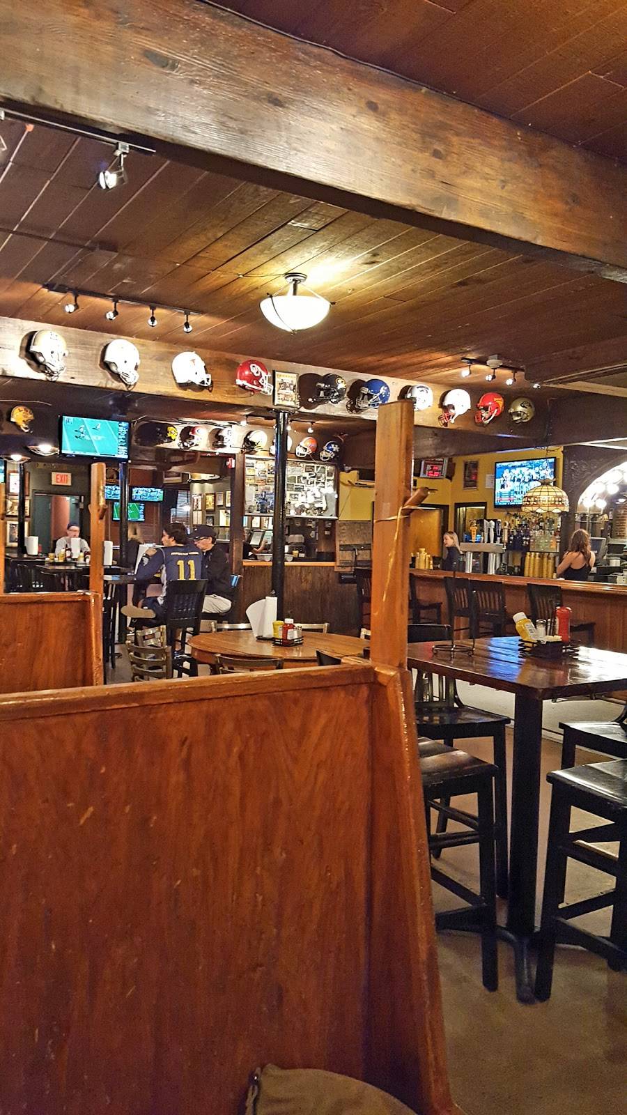 Harpos Bar & Grill | restaurant | 29 S 10th St, Columbia, MO 65201, USA | 5734435418 OR +1 573-443-5418