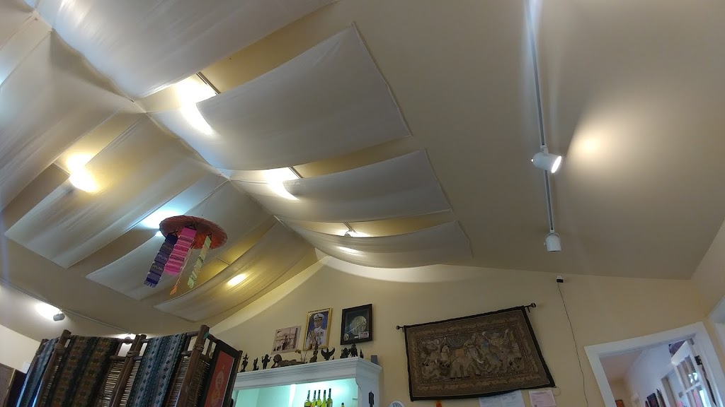 Viraporns Thai Cafe | restaurant | 16801 Ocean Dr, Fort Bragg, CA 95437, USA | 7079620717 OR +1 707-962-0717