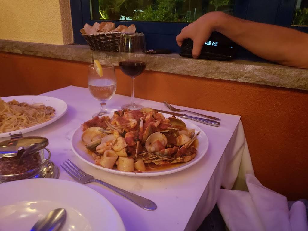 Café Luna | restaurant | 31 Page Ave, Staten Island, NY 10309, USA | 7182278582 OR +1 718-227-8582