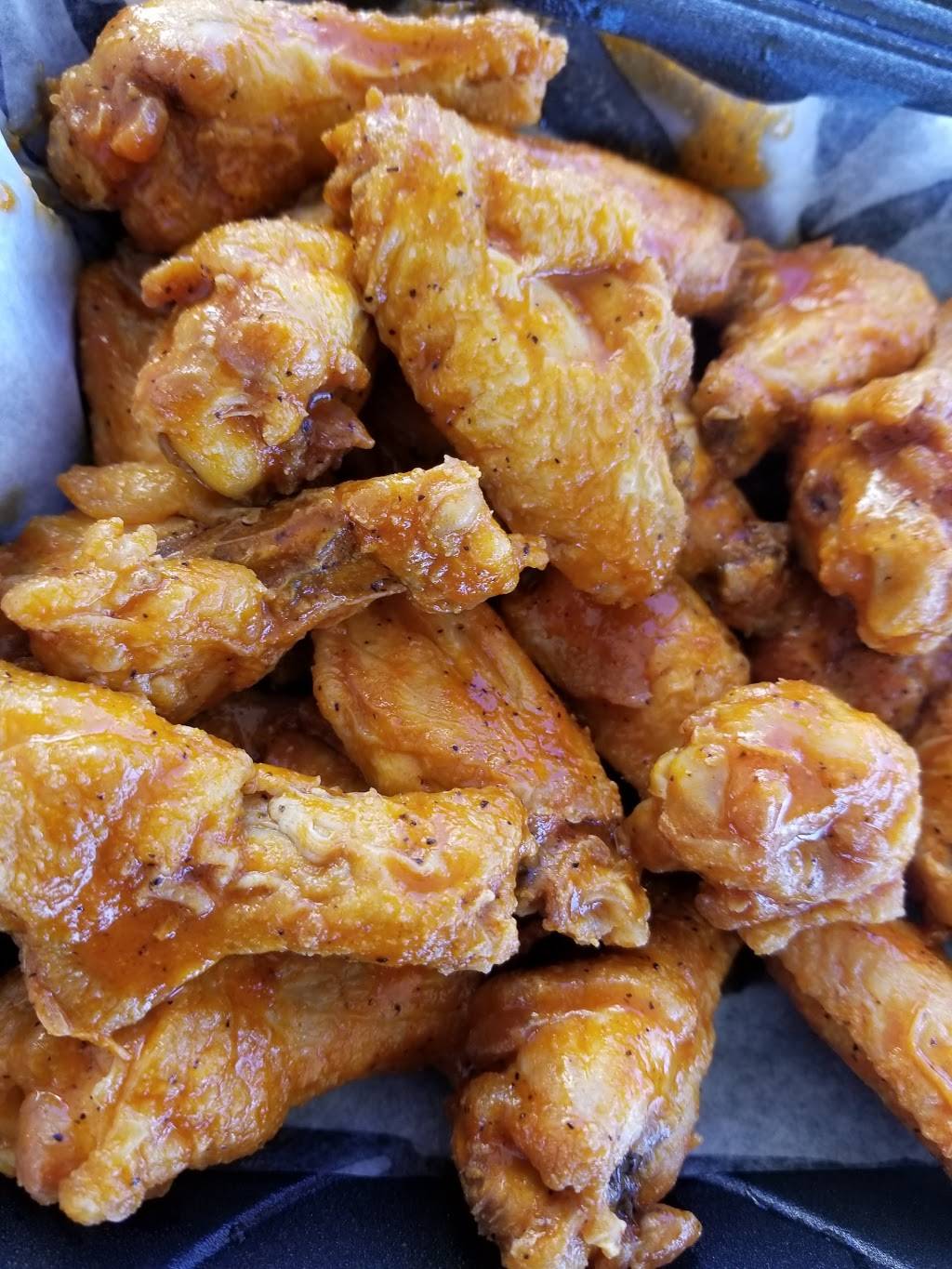 Wings Town | restaurant | 1805 E 23rd St, Chattanooga, TN 37404, USA | 4236972222 OR +1 423-697-2222
