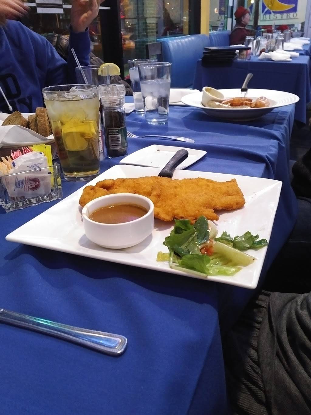 Euro Bistro | restaurant | 314 Elden St, Herndon, VA 20170, USA | 7034818158 OR +1 703-481-8158