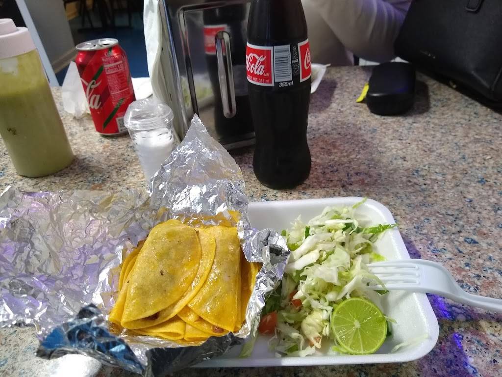 Los Taquitos Del Barrio | restaurant | 611 W Hildebrand Ave, San Antonio, TX 78212, USA | 2104001341 OR +1 210-400-1341