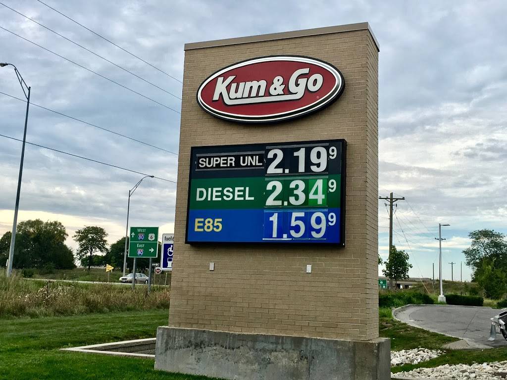Kum & Go | meal takeaway | 1203 Guthrie St, De Soto, IA 50069, USA | 5158342500 OR +1 515-834-2500