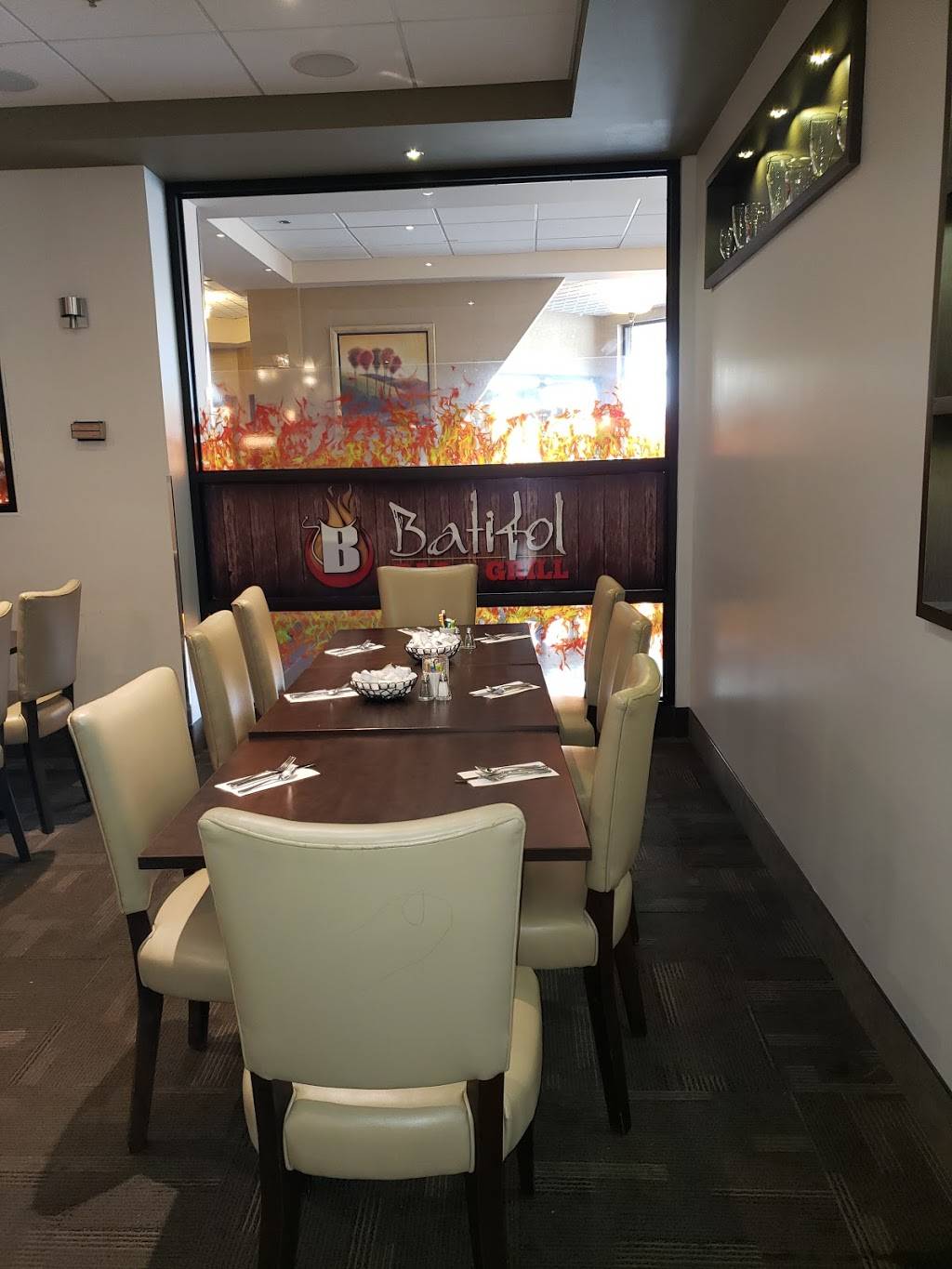 Batifol Bar & Grill | restaurant | 3401 Boulevard Sainte-Anne, Québec, QC G1E 3L4, Canada | 4186665141 OR +1 418-666-5141