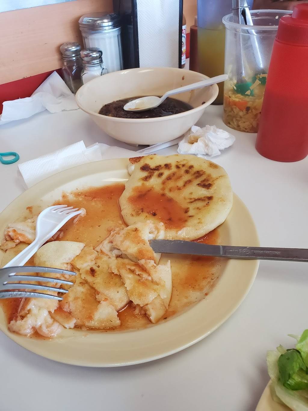 Martha Tipicos Restaurant | restaurant | 2220 E Palmdale Blvd, Palmdale, CA 93550, USA | 6612671040 OR +1 661-267-1040