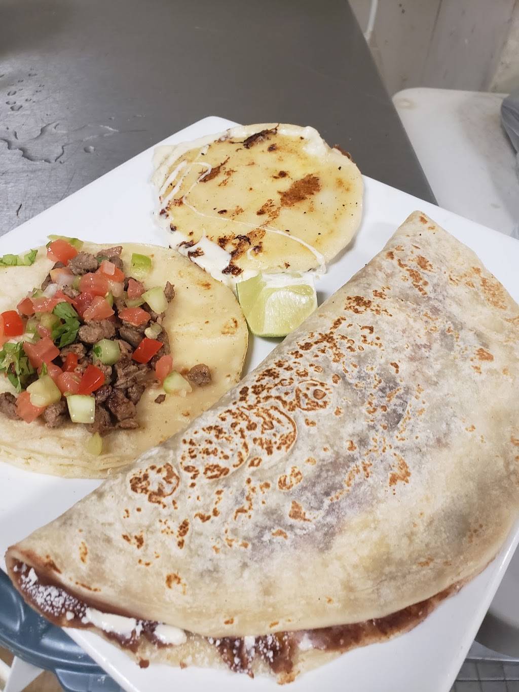 Los amigos latinos restaurant | restaurant | 457 N Donmoor Ave, Baton Rouge, LA 70806, USA | 2254855776 OR +1 225-485-5776