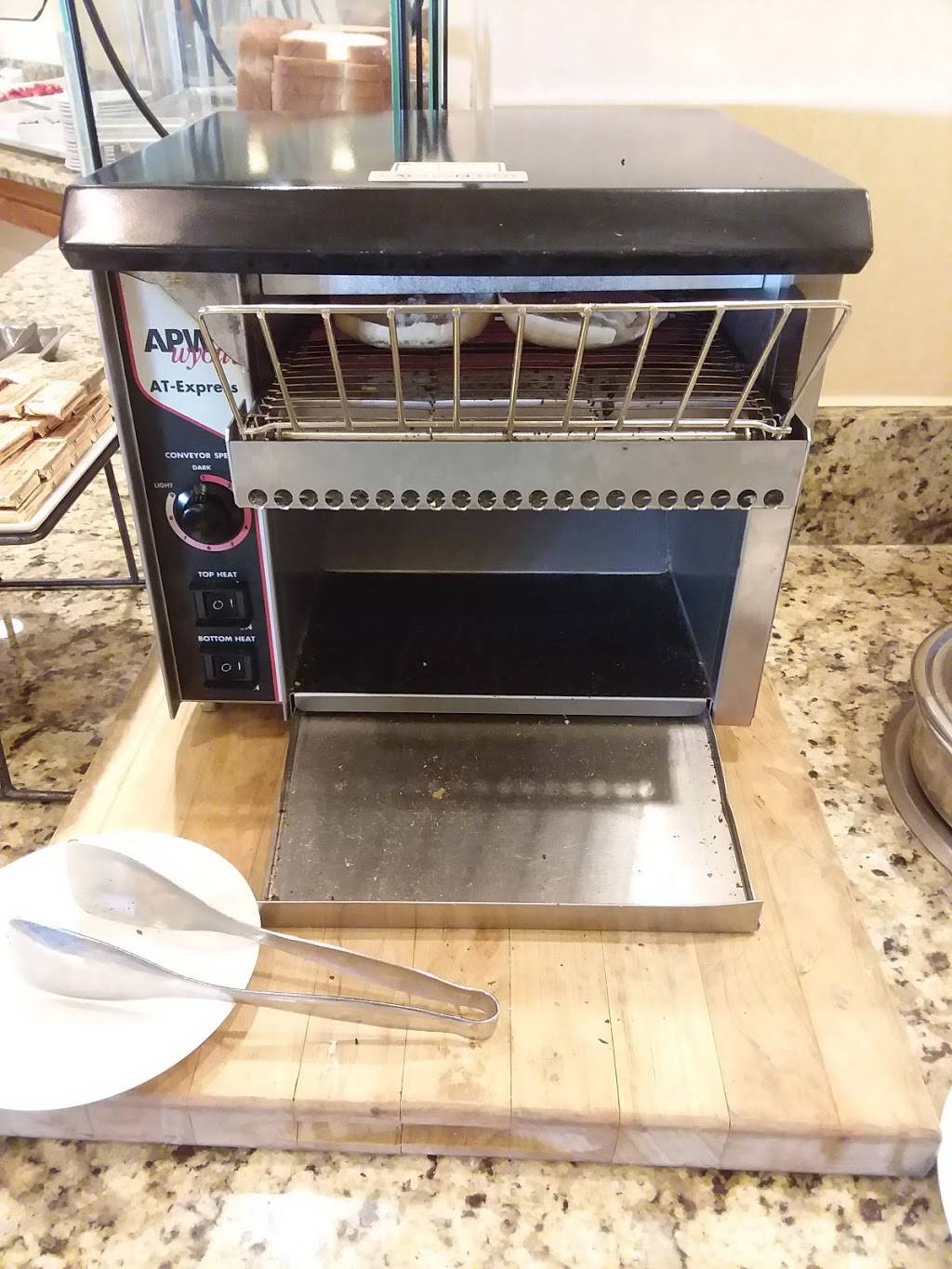 The Cafe at Marriott | restaurant | 1 Hotel Circle, Hilton Head Island, SC 29928, USA | 8436868400 OR +1 843-686-8400