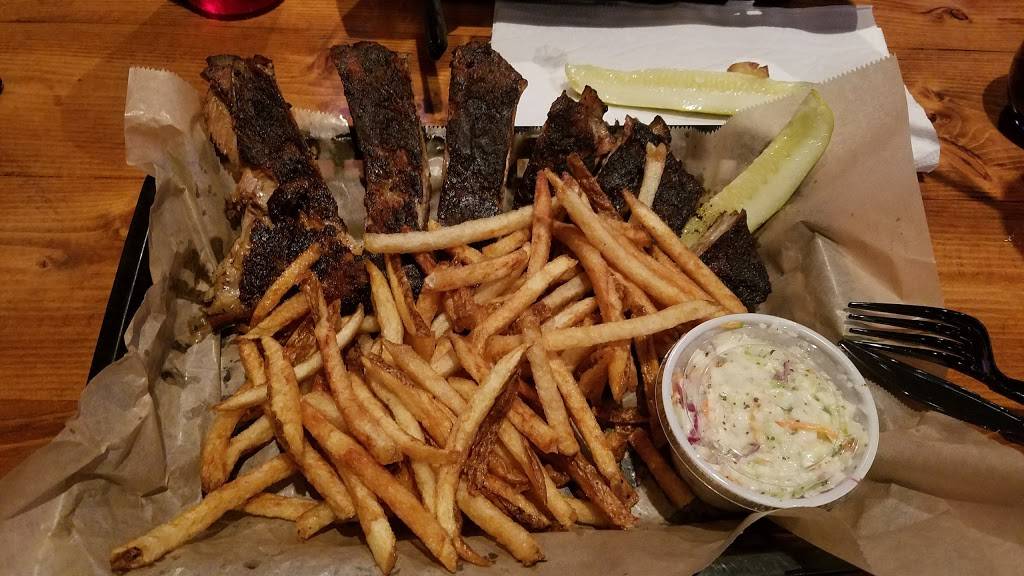 Hole In The Wall | restaurant | 12055 SW 117th Ave, Miami, FL 33186, USA | 3052357005 OR +1 305-235-7005