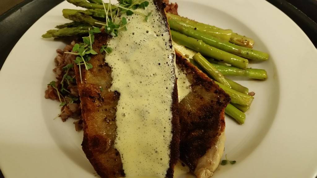 The Legend Classic Irvington Cafe | restaurant | 5614 E Washington St, Indianapolis, IN 46219, USA | 3175362028 OR +1 317-536-2028