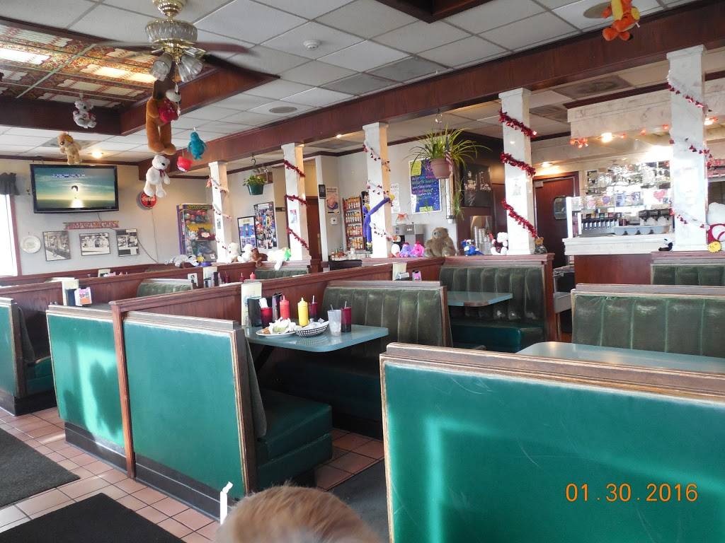 Lindys Chili & Gerties Ice Cream | restaurant | 7208 W 87th St, Bridgeview, IL 60455, USA | 7084300019 OR +1 708-430-0019