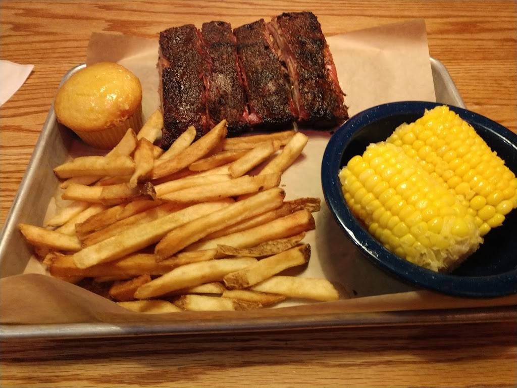 Famous Daves Bar-B-Que | restaurant | G3558 Miller Rd, Flint, MI 48507, USA | 8107204600 OR +1 810-720-4600