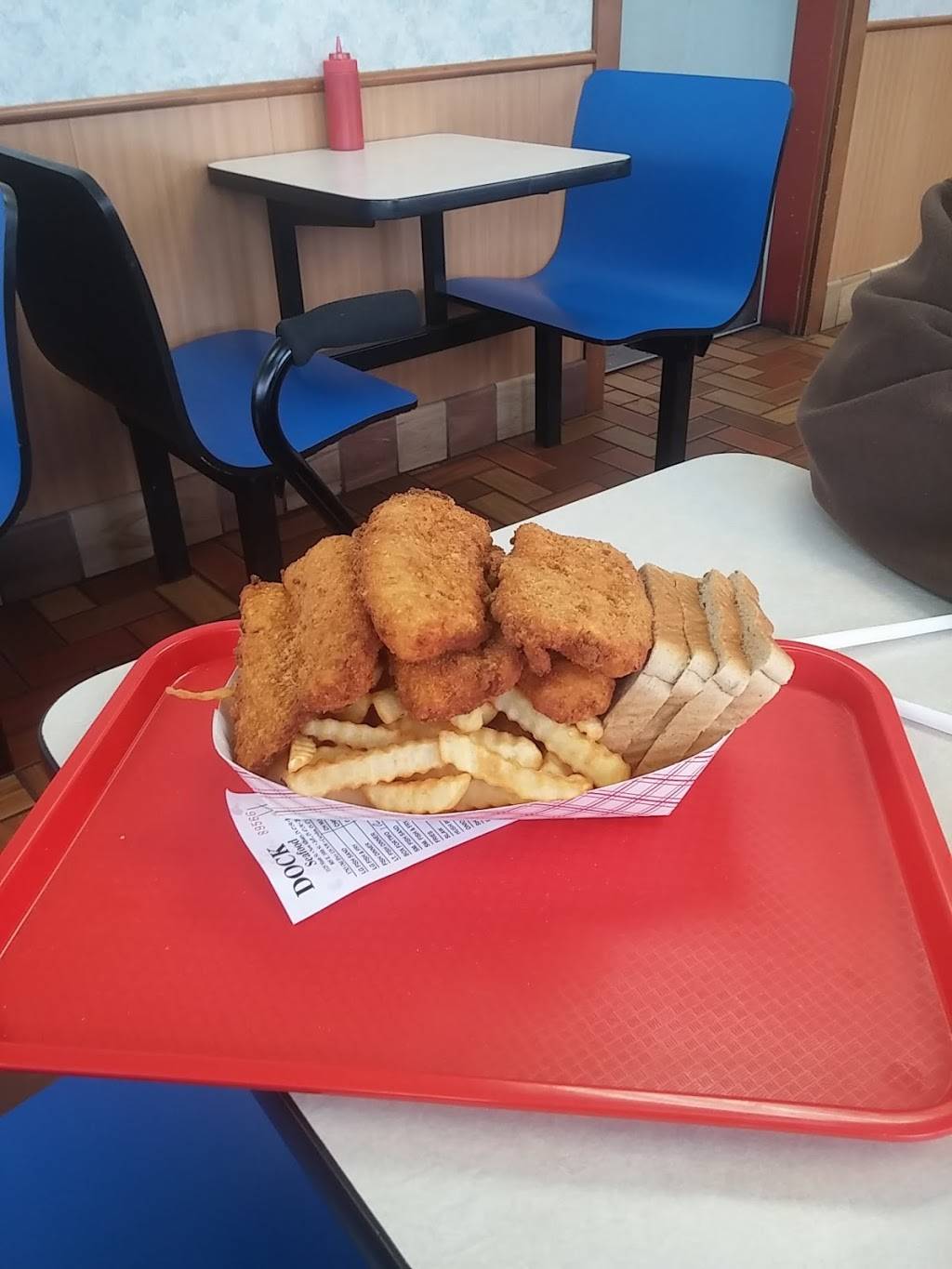 Rockys The Dock | restaurant | 805 E 10th St, Jeffersonville, IN 47130, USA | 8122821354 OR +1 812-282-1354